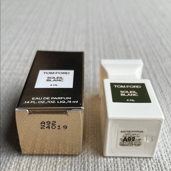 Tom Ford Soleil Blanc miniature fragrance - Picture 4 of 11